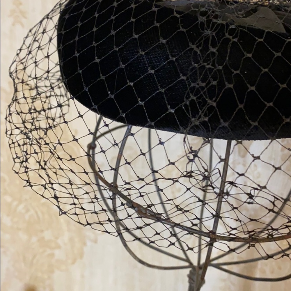 Vintage United Hatters Cap & Millinery Hat View 2